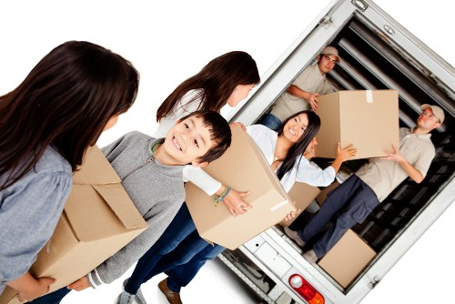 Professional packing support for fragile household items in a Wandsworth property